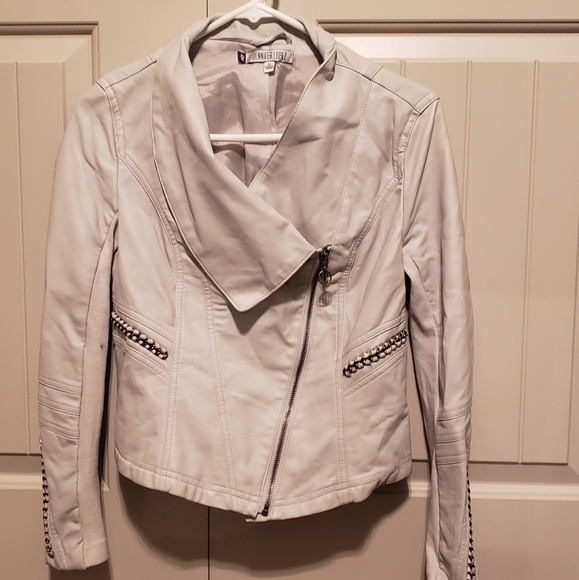 Jennifer Lopez light gray/silver jacket - Picture 1 of 6